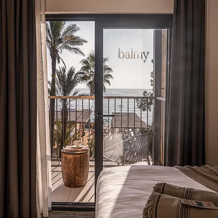 Balmy فندق